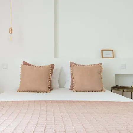Plum Guide - Woodland Assembly * Lisboa