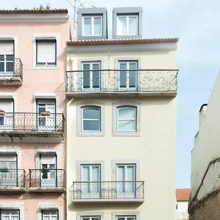 Plum Guide - Woodland Assembly * Lisboa